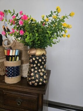 Decorative Black and Gold Shell Vase - Home Accents